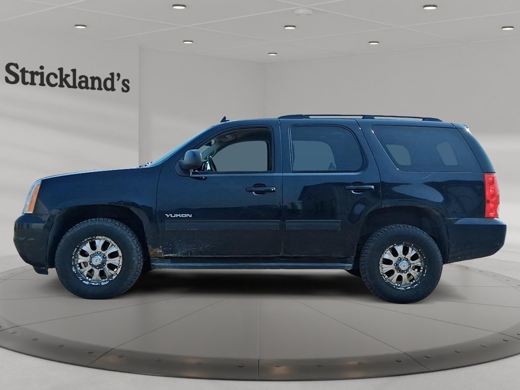 2014 GMC Yukon SLT 4WD in Stratford, Ontario - 5 - w1024h768px
