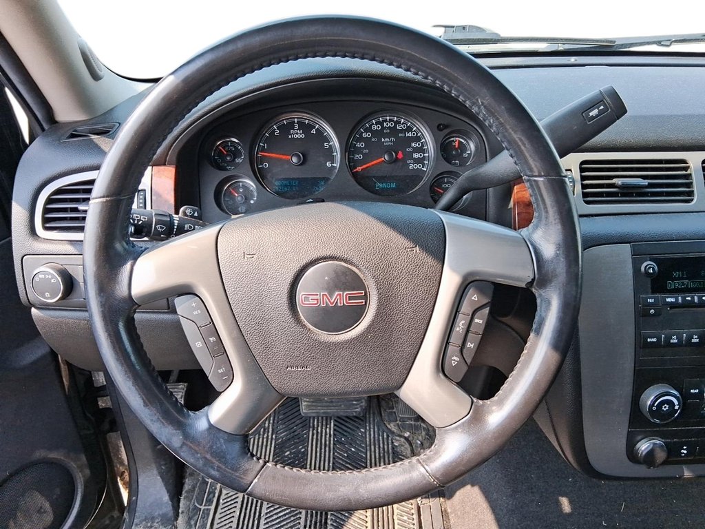 2014 GMC Yukon SLT 4WD in Stratford, Ontario - 12 - w1024h768px