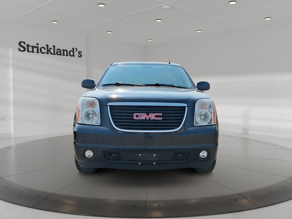 2014 GMC Yukon SLT 4WD in Stratford, Ontario - 2 - w1024h768px