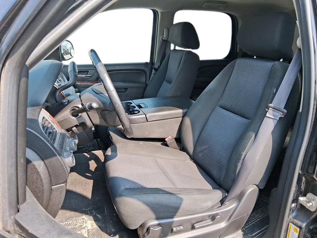2014 GMC Yukon SLT 4WD in Stratford, Ontario - 8 - w1024h768px