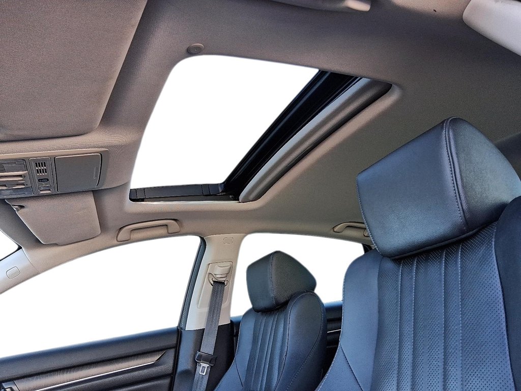 2019 Honda Accord Sedan 2.0 Touring 10AT in Stratford, Ontario - 16 - w1024h768px