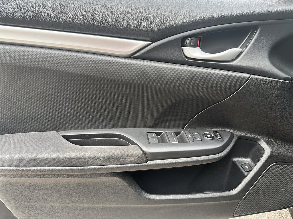 2018 Honda Civic Sedan LX CVT in Stratford, Ontario - 9 - w1024h768px