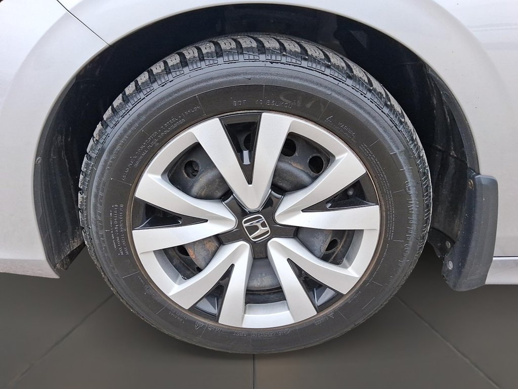 2022 Honda Civic Sedan LX CVT in Stratford, Ontario - 7 - w1024h768px