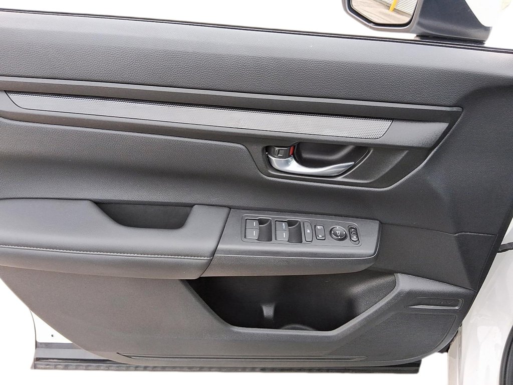 2023 Honda CR-V LX 4WD in Stratford, Ontario - 11 - w1024h768px