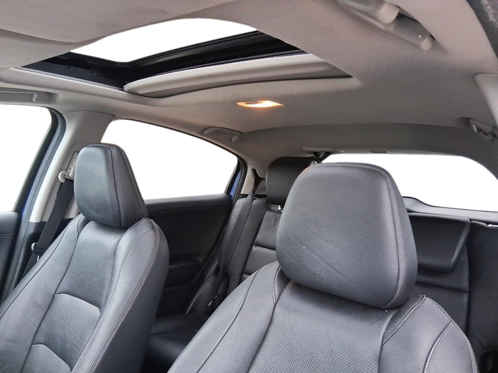 2022 Honda HR-V Touring 4WD in Stratford, Ontario - 17 - w1024h768px