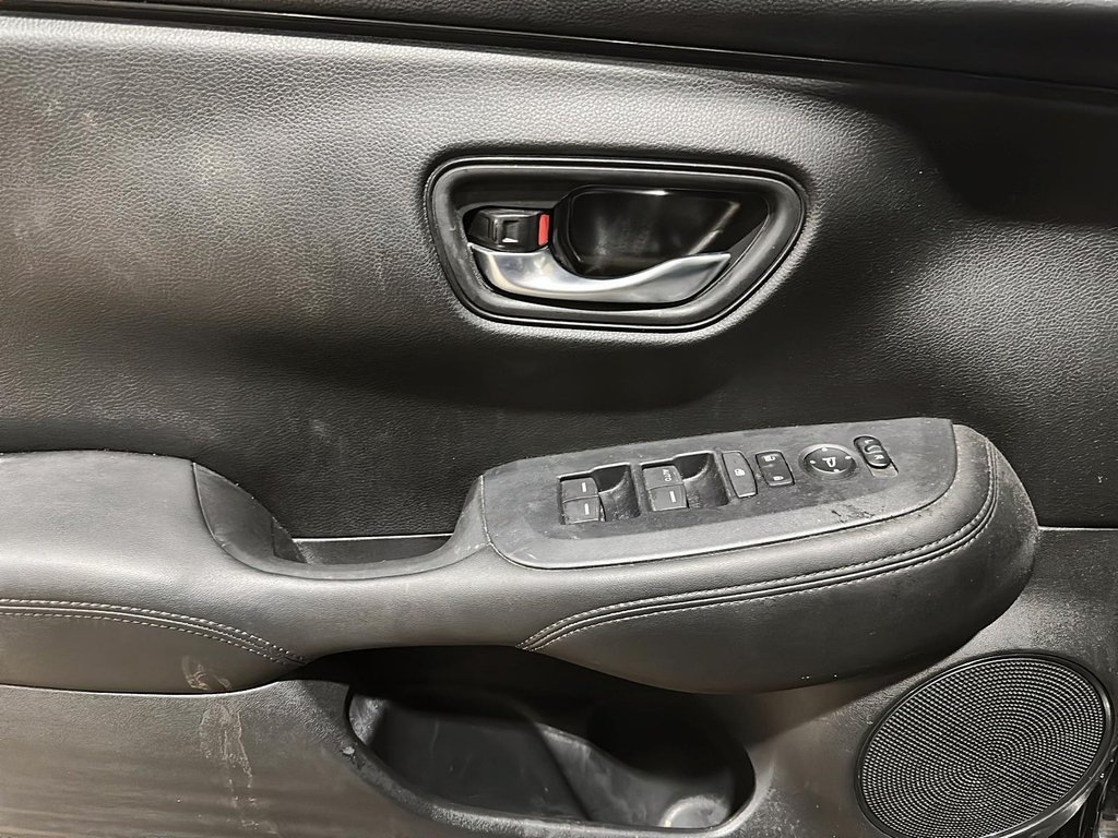 2023 Honda HR-V LX 2WD in Stratford, Ontario - 9 - w1024h768px