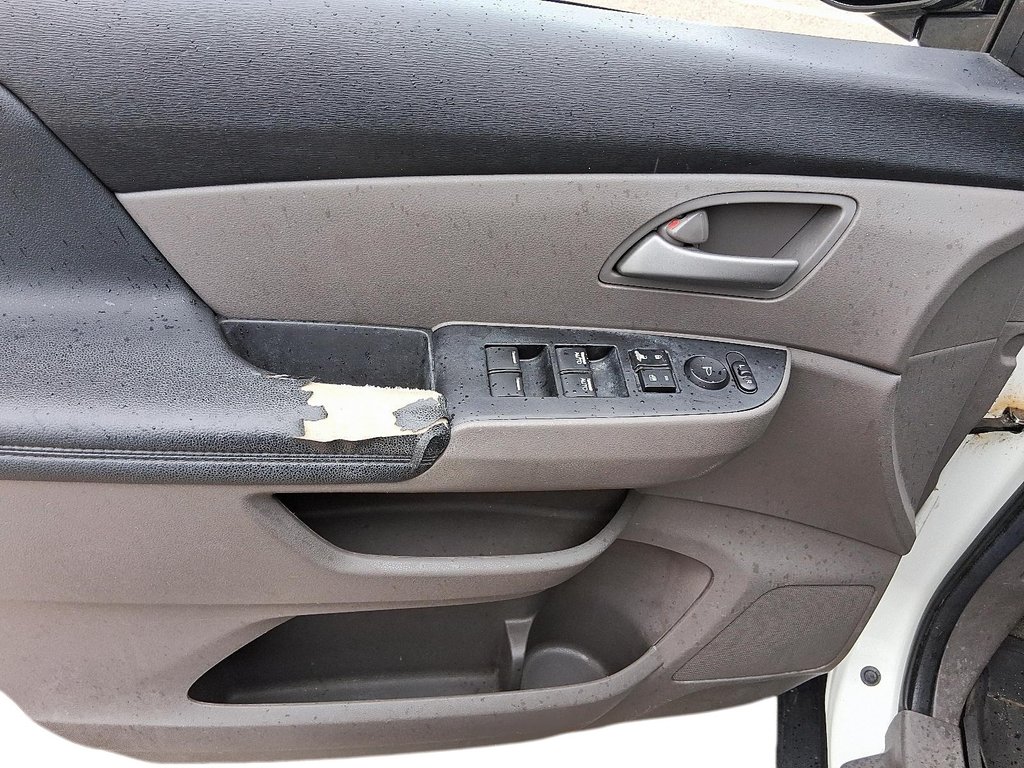 2013 Honda Odyssey EX-L Res in Stratford, Ontario - 11 - w1024h768px
