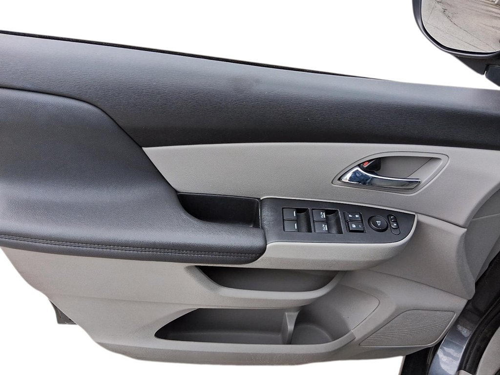 2016 Honda Odyssey EX in Stratford, Ontario - 12 - w1024h768px
