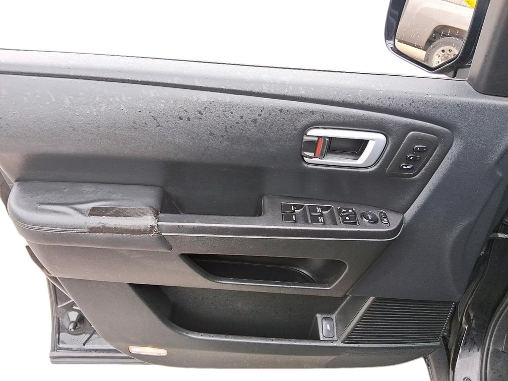 2010 Honda Pilot Touring 4WD 5AT in Stratford, Ontario - 13 - w1024h768px