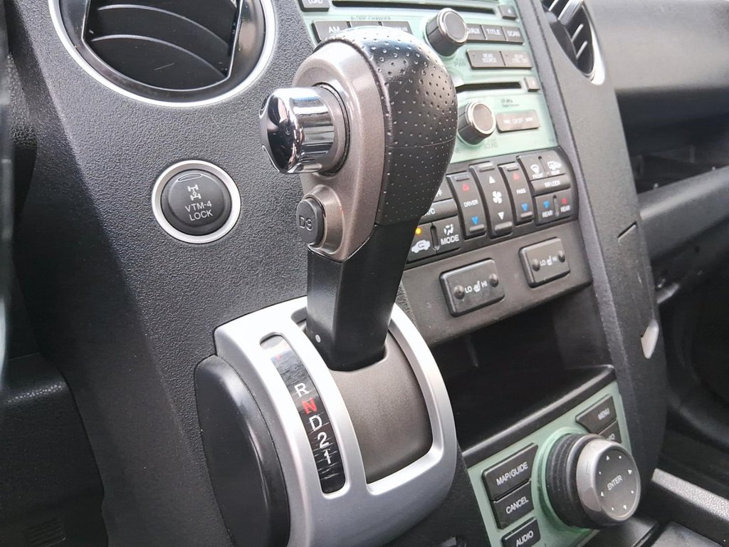 2010 Honda Pilot Touring 4WD 5AT in Stratford, Ontario - 19 - w1024h768px