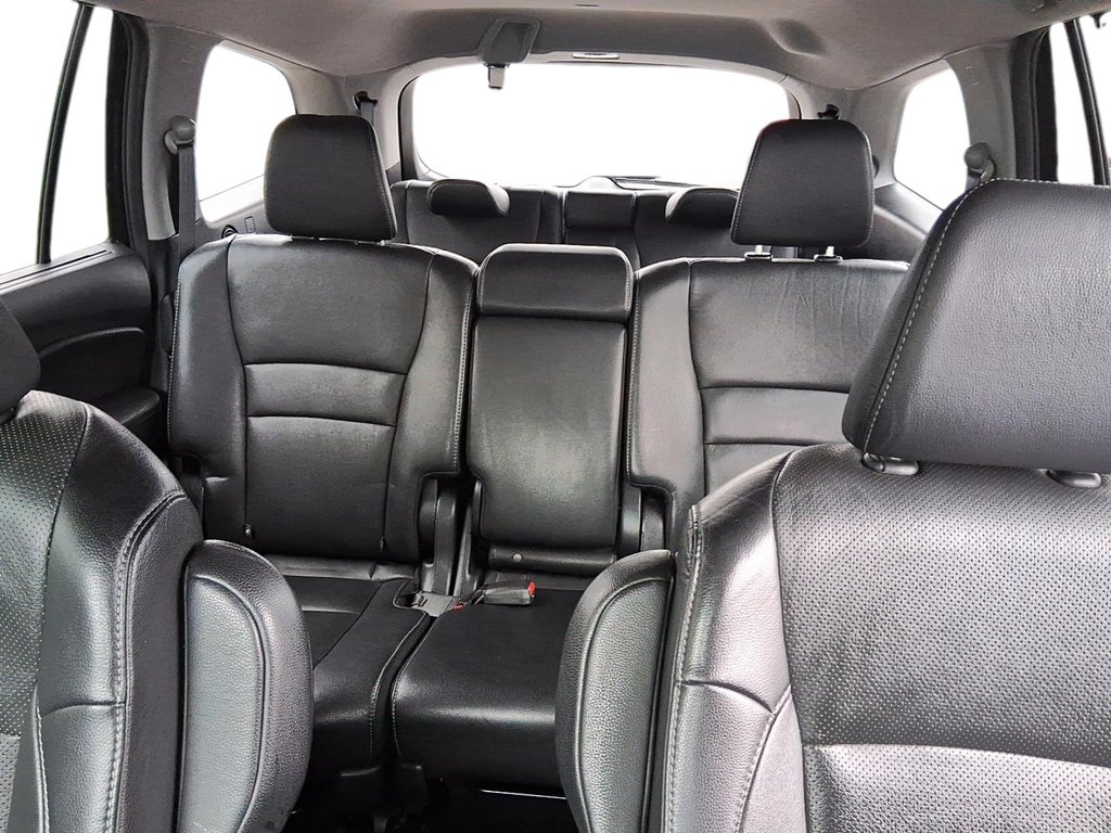 2019 Honda Pilot Touring 8P 9AT in Stratford, Ontario - 10 - w1024h768px