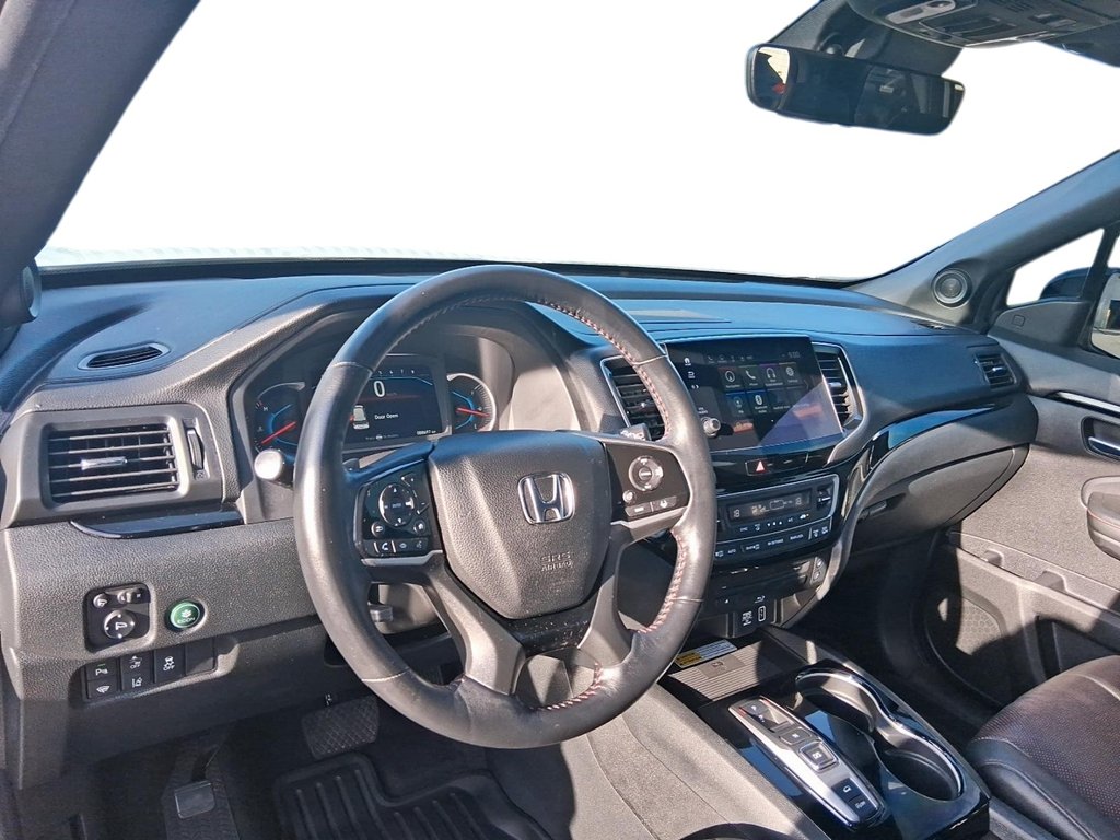 2022 Honda Pilot Black Edition AWD in Stratford, Ontario - 13 - w1024h768px
