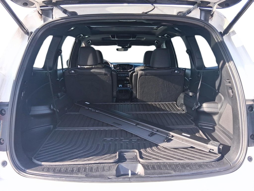 2022 Honda Pilot Black Edition AWD in Stratford, Ontario - 6 - w1024h768px