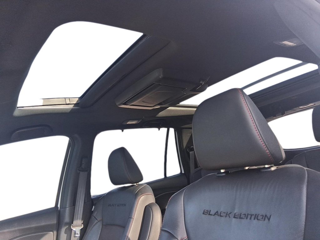2022 Honda Pilot Black Edition AWD in Stratford, Ontario - 22 - w1024h768px