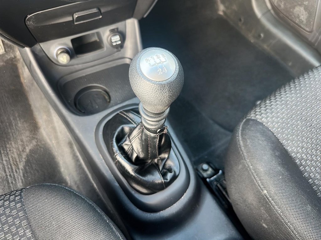 2007 Hyundai Accent 3Dr  GS 5sp in Stratford, Ontario - 14 - w1024h768px