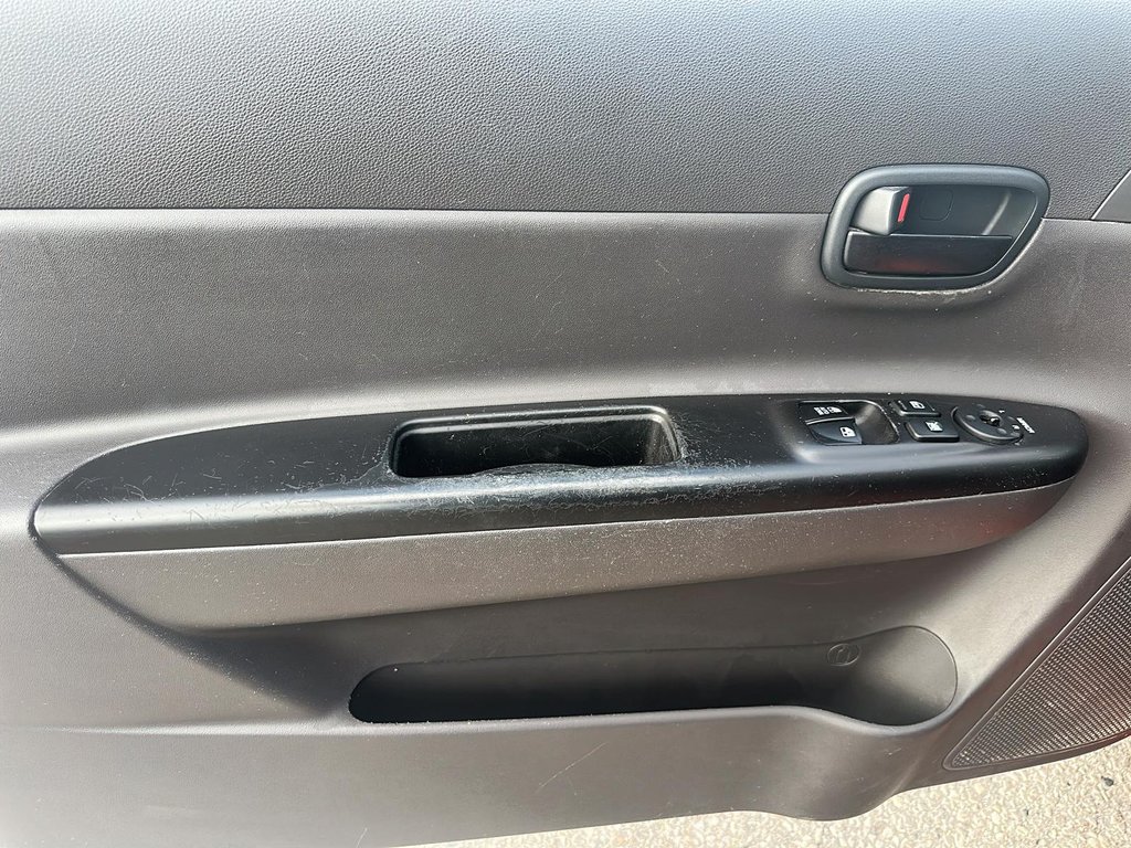 2007 Hyundai Accent 3Dr  GS 5sp in Stratford, Ontario - 10 - w1024h768px