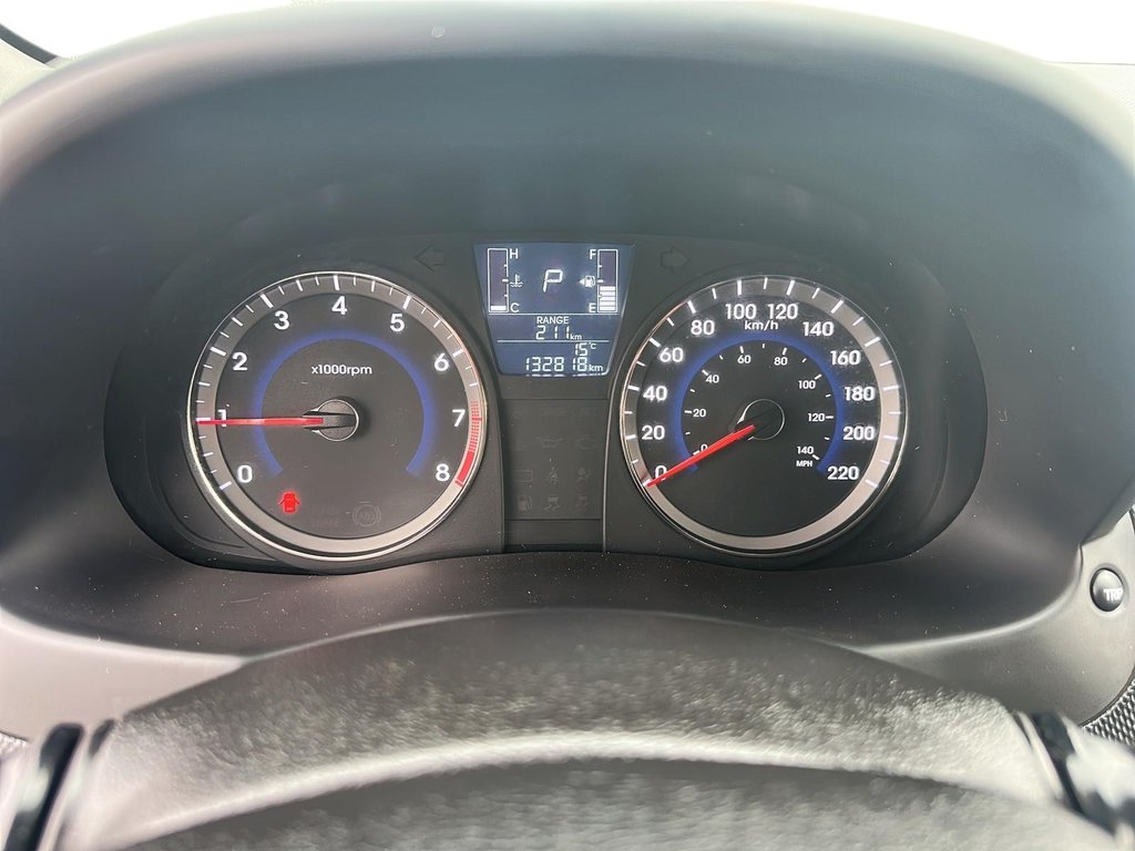 2017 Hyundai Accent (5) SE in Stratford, Ontario - 12 - w1024h768px