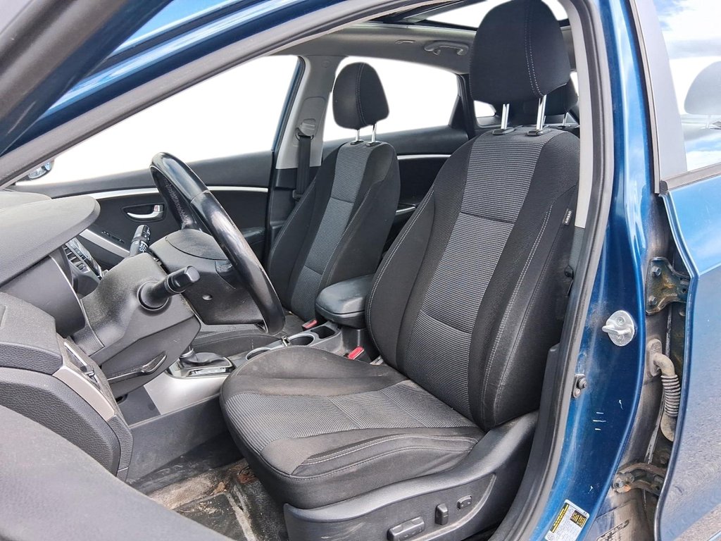 2013 Hyundai Elantra GT SE at in Stratford, Ontario - 7 - w1024h768px