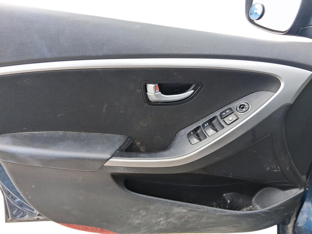 2013 Hyundai Elantra GT SE at in Stratford, Ontario - 10 - w1024h768px