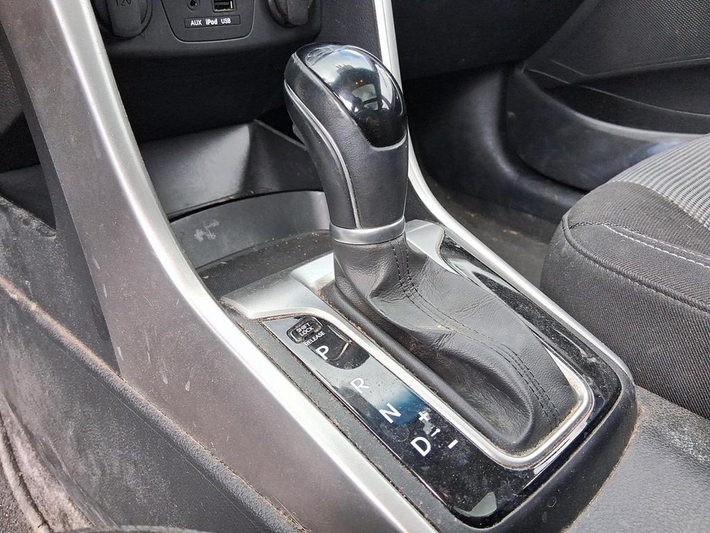 2013 Hyundai Elantra GT SE at in Stratford, Ontario - 15 - w1024h768px