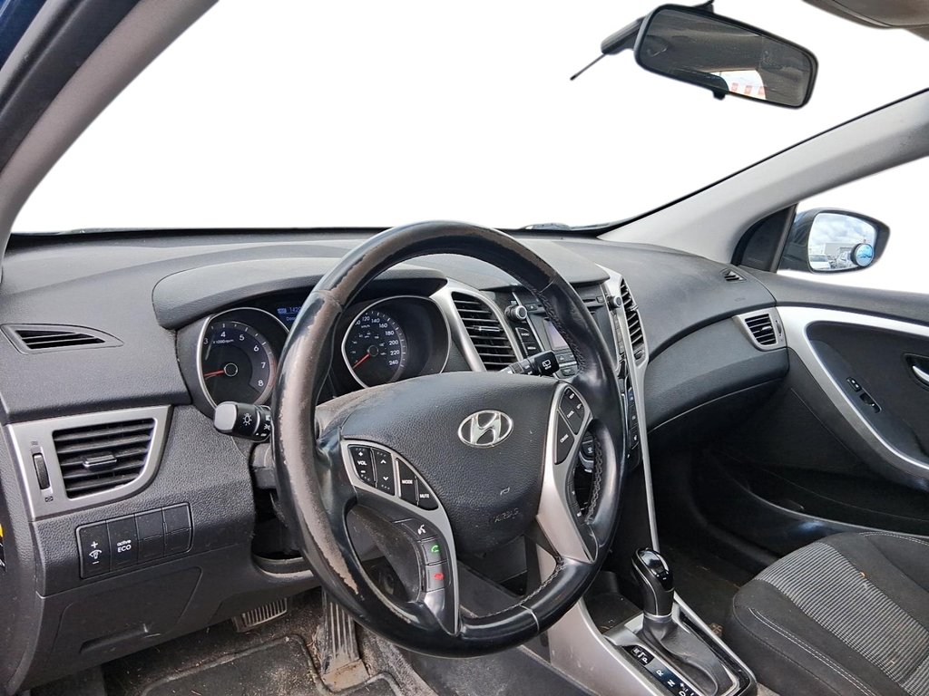 2013 Hyundai Elantra GT SE at in Stratford, Ontario - 9 - w1024h768px