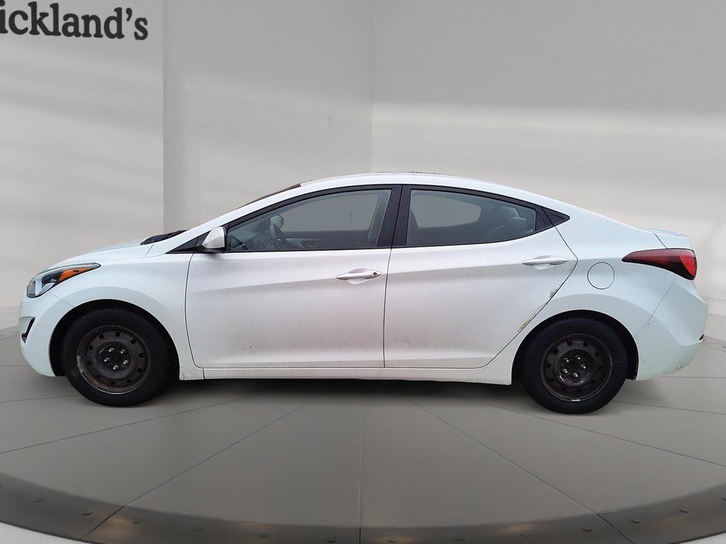 2016  Elantra Sedan L in Stratford, Ontario - 5 - w1024h768px