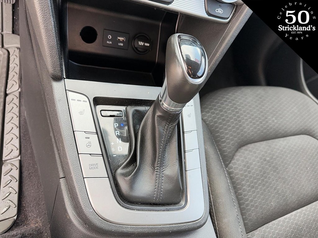 2020  Elantra Sedan Preferred IVT in Stratford, Ontario - 13 - w1024h768px