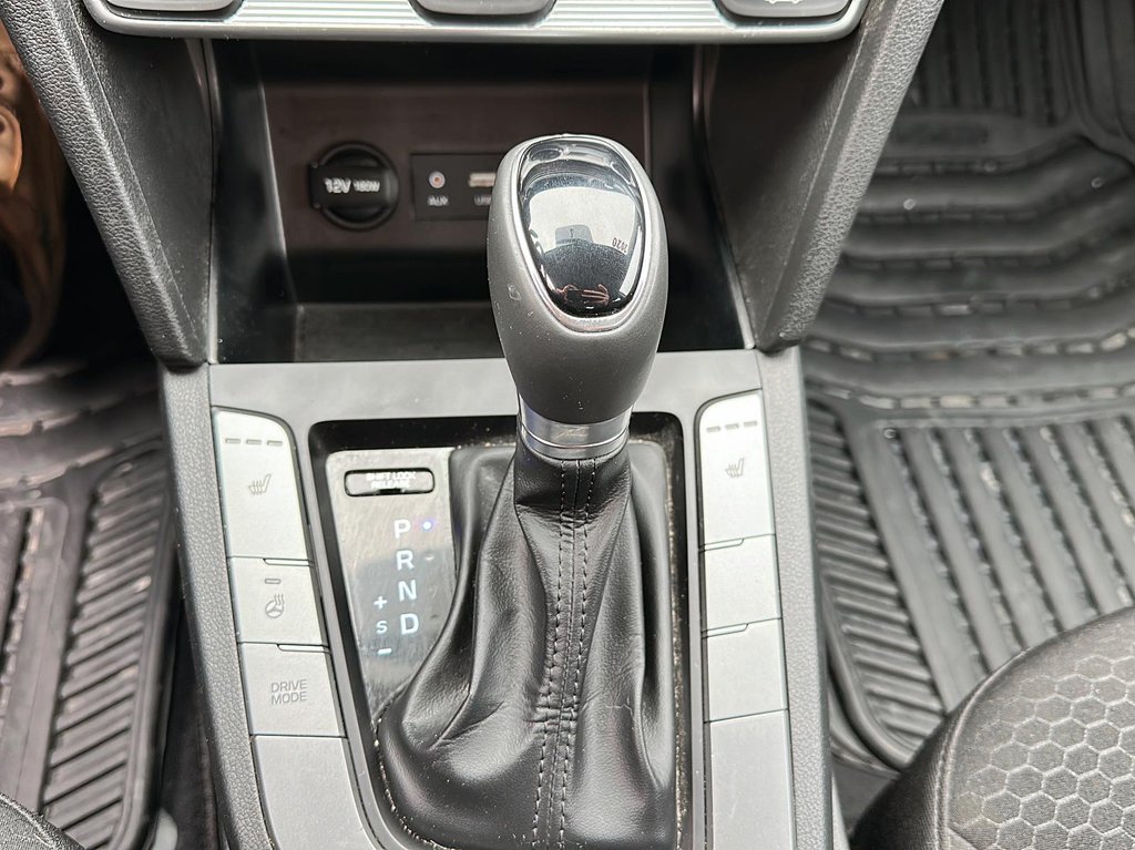 2020  Elantra Sedan Preferred IVT in Stratford, Ontario - 14 - w1024h768px