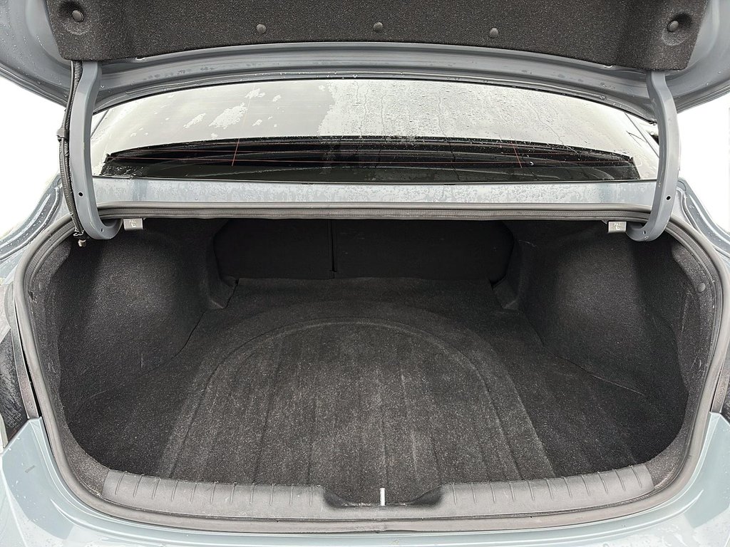 2022 Hyundai Elantra Sedan Ultimate IVT in Stratford, Ontario - 6 - w1024h768px