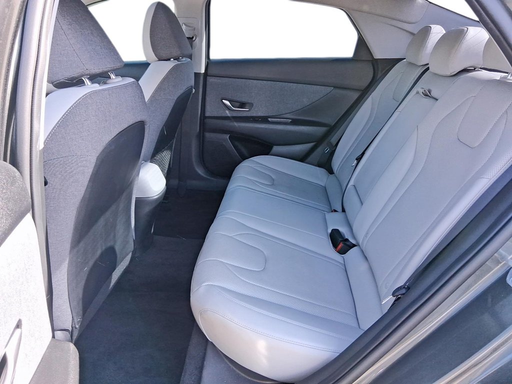 2022 Hyundai Elantra Sedan Ultimate IVT in Stratford, Ontario - 9 - w1024h768px