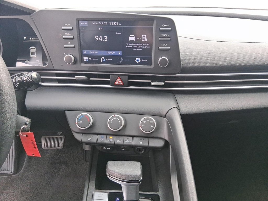 2022 Hyundai Elantra Sedan Essential IVT in Stratford, Ontario - 15 - w1024h768px