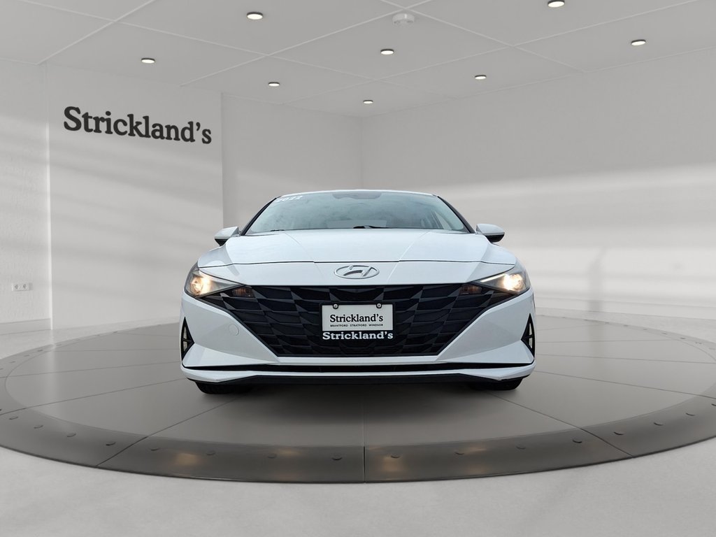 2022 Hyundai Elantra Sedan Essential IVT in Stratford, Ontario - 2 - w1024h768px