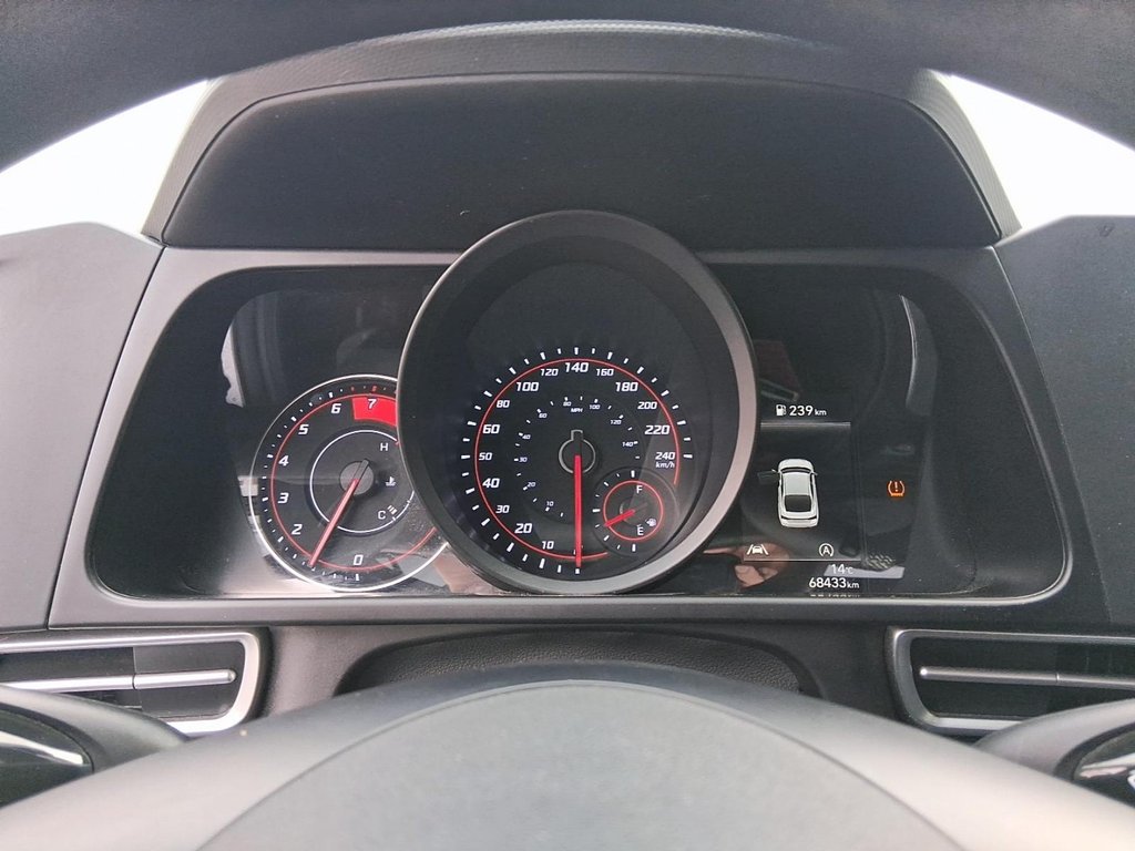 2022 Hyundai Elantra Sedan Essential IVT in Stratford, Ontario - 14 - w1024h768px