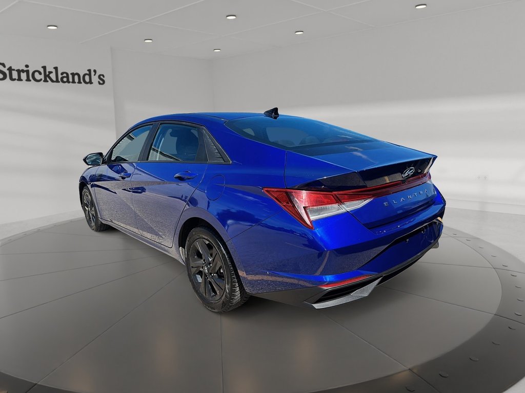 2023 Hyundai Elantra Sedan Preferred IVT in Stratford, Ontario - 4 - w1024h768px