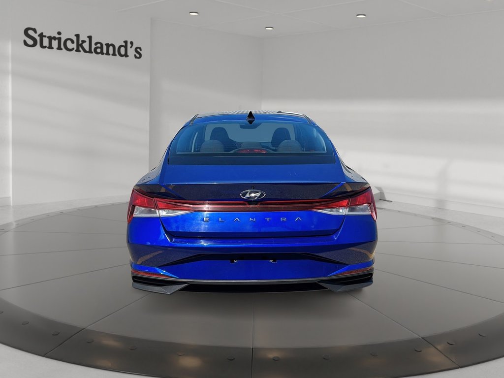 2023 Hyundai Elantra Sedan Preferred IVT in Stratford, Ontario - 3 - w1024h768px