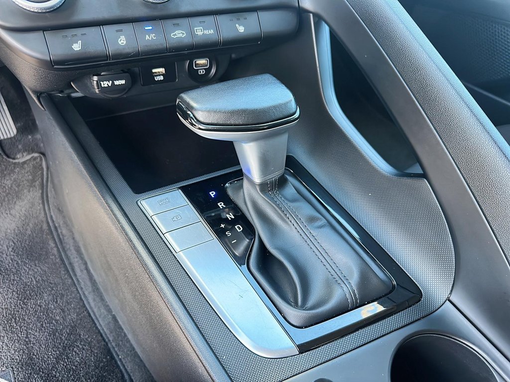 2023 Hyundai Elantra Sedan Preferred IVT in Stratford, Ontario - 13 - w1024h768px