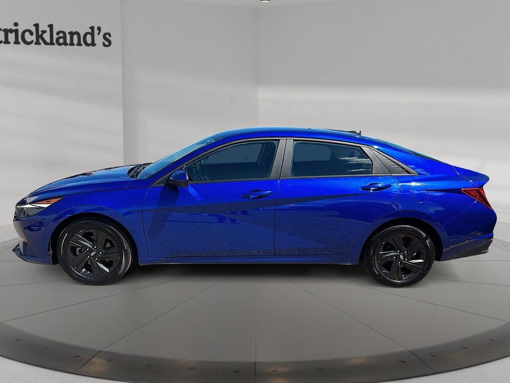 2023 Hyundai Elantra Sedan Preferred IVT in Stratford, Ontario - 5 - w1024h768px