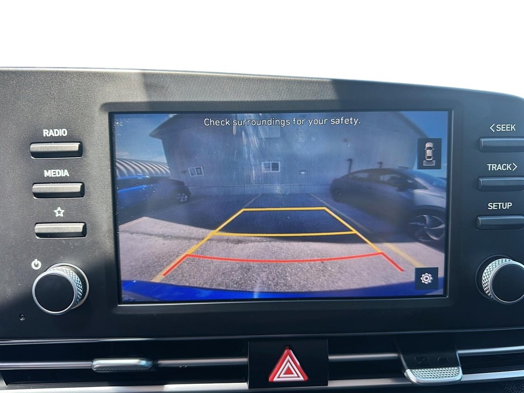 2023 Hyundai Elantra Sedan Preferred IVT in Stratford, Ontario - 14 - w1024h768px