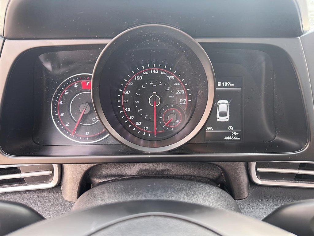 2023 Hyundai Elantra Sedan Essential IVT in Stratford, Ontario - 12 - w1024h768px