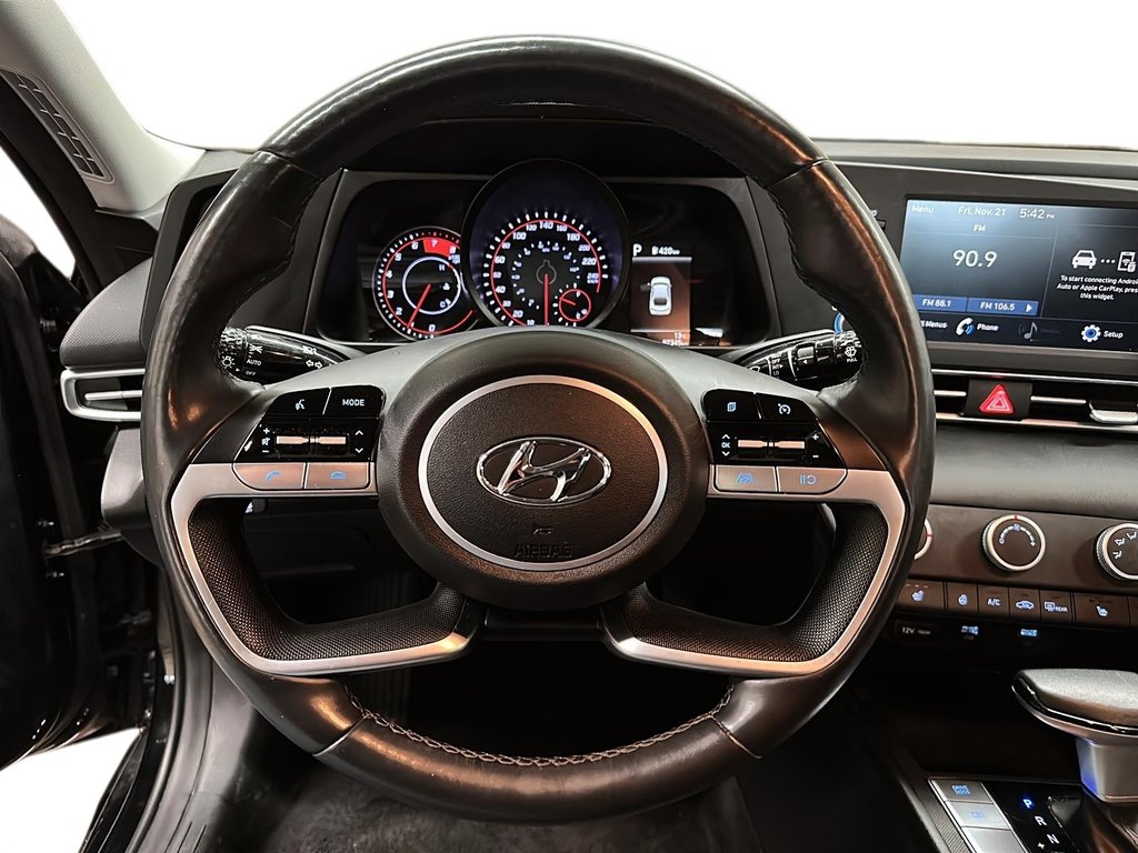2023 Hyundai Elantra Sedan Preferred IVT in Stratford, Ontario - 11 - w1024h768px