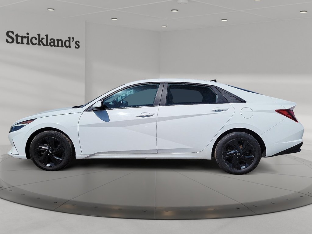 2023 Hyundai Elantra Sedan Preferred IVT in Stratford, Ontario - 5 - w1024h768px