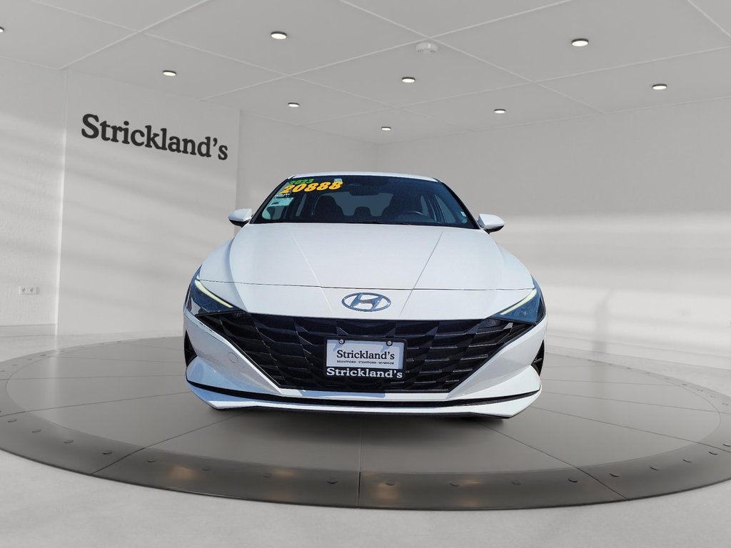 2023 Hyundai Elantra Sedan Preferred IVT in Stratford, Ontario - 2 - w1024h768px