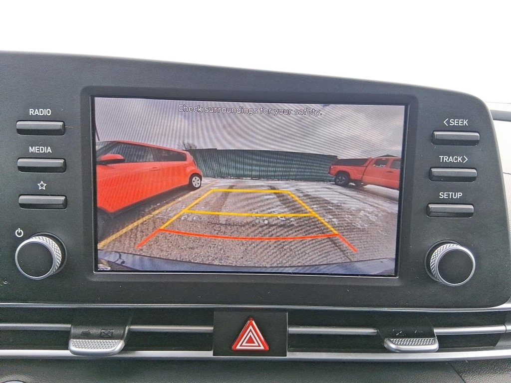 2023 Hyundai Elantra Sedan Preferred IVT in Stratford, Ontario - 17 - w1024h768px