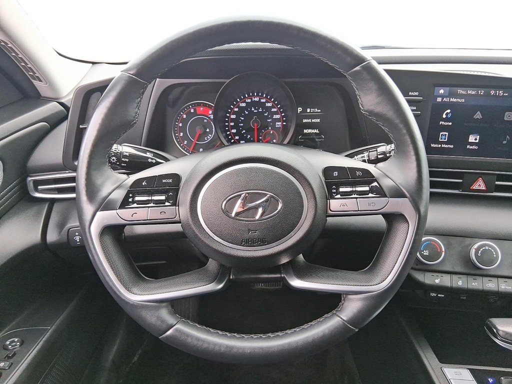 2023 Hyundai Elantra Sedan Preferred IVT in Stratford, Ontario - 12 - w1024h768px
