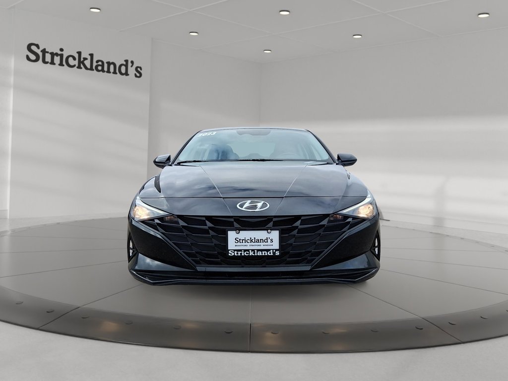 2023 Hyundai Elantra Sedan Preferred IVT in Stratford, Ontario - 2 - w1024h768px