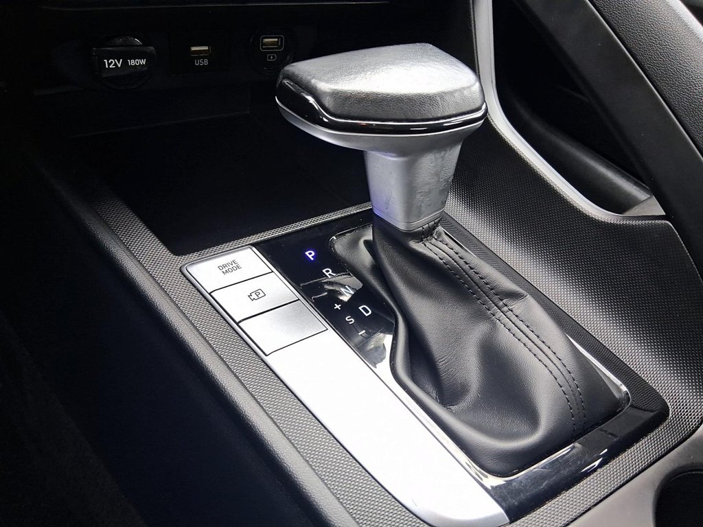 2023 Hyundai Elantra Sedan Preferred IVT in Stratford, Ontario - 16 - w1024h768px