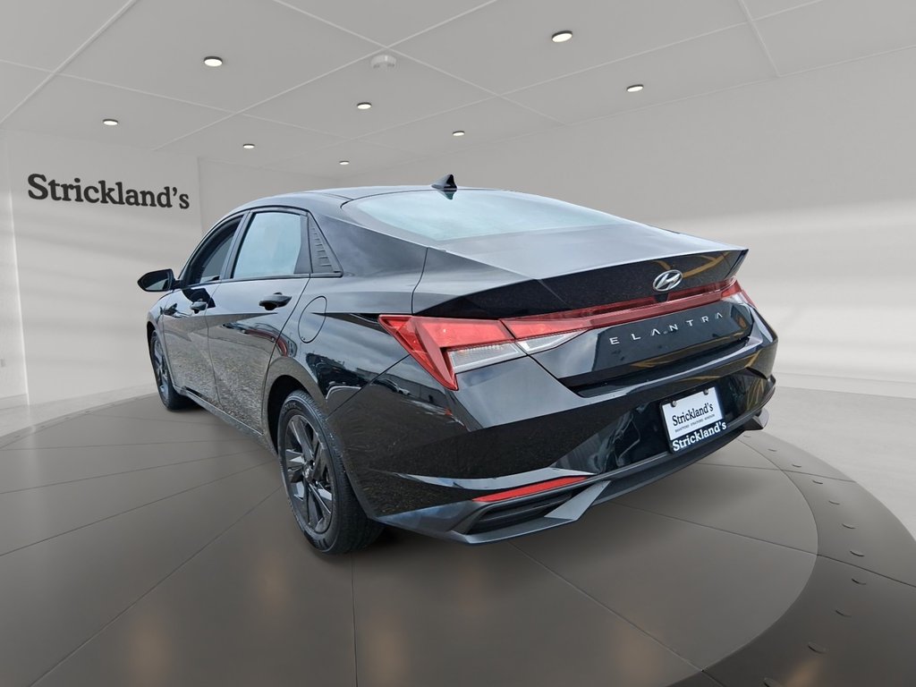 2023 Hyundai Elantra Sedan Preferred IVT in Stratford, Ontario - 4 - w1024h768px