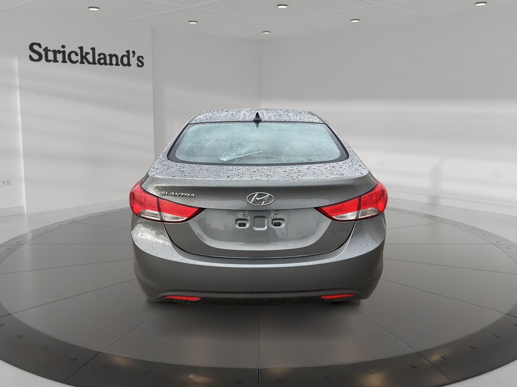 2013 Hyundai Elantra L at in Stratford, Ontario - 3 - w1024h768px