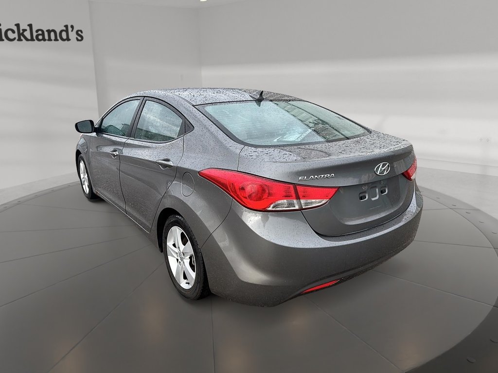 2013 Hyundai Elantra L at in Stratford, Ontario - 4 - w1024h768px