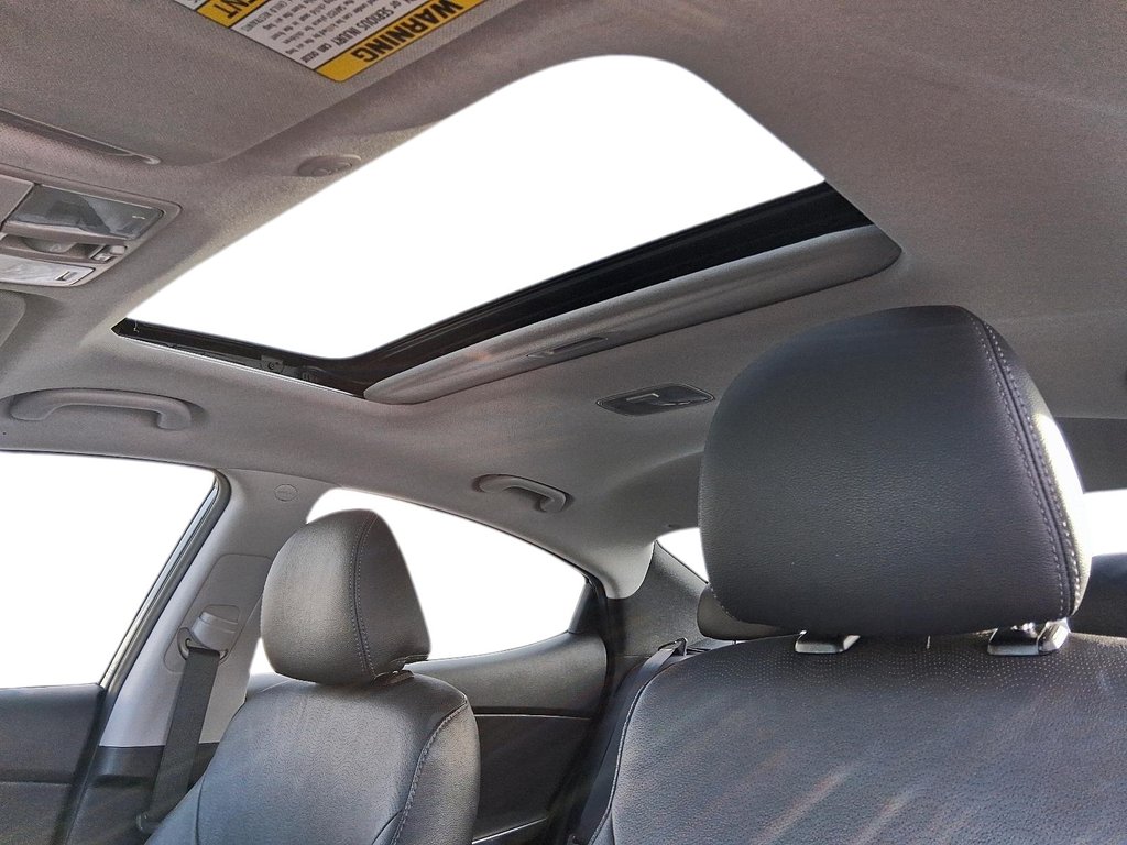 2013 Hyundai Elantra GLS at in Stratford, Ontario - 17 - w1024h768px